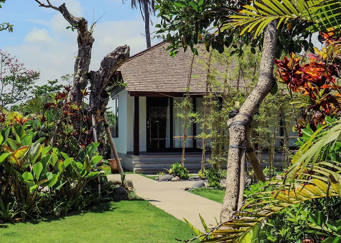 K Ko Surf Village リゾート 3*